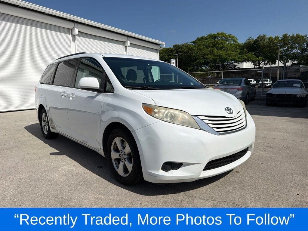 2015 TOYOTA Sienna