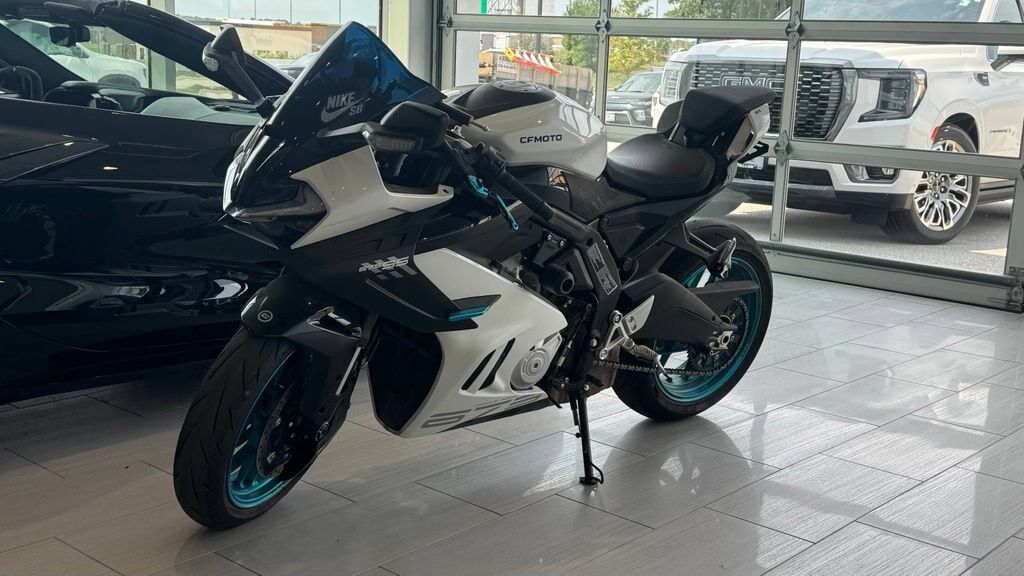 2025 CFMOTO 675SS
