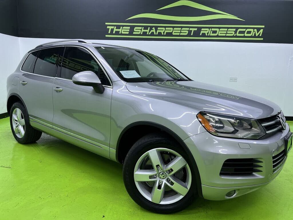 2012 VOLKSWAGEN Touareg