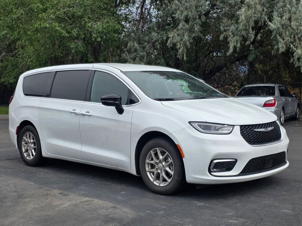 2025 CHRYSLER Pacifica