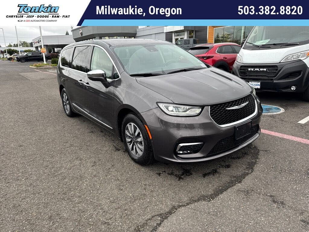 2022 CHRYSLER Pacifica