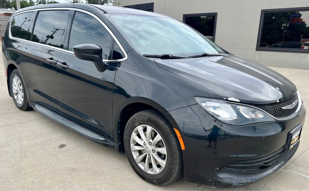 2017 CHRYSLER Pacifica