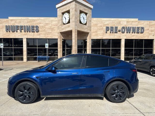 2024 TESLA Model Y