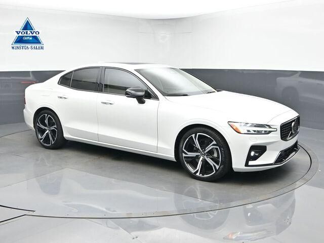 2024 VOLVO S60