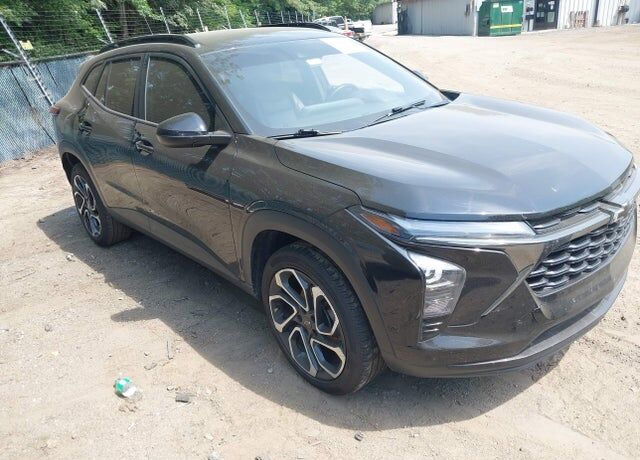 2025 CHEVROLET Trax