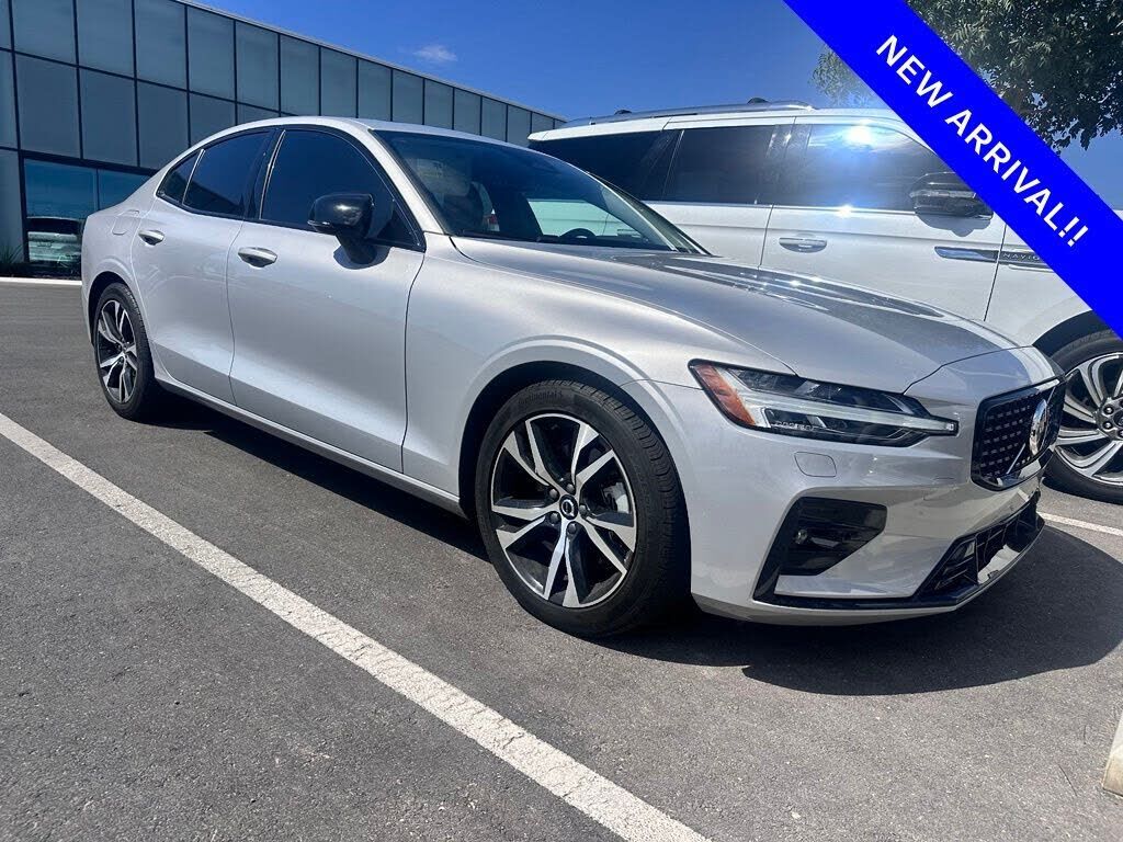 2025 VOLVO S60