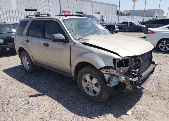 2011 FORD Escape