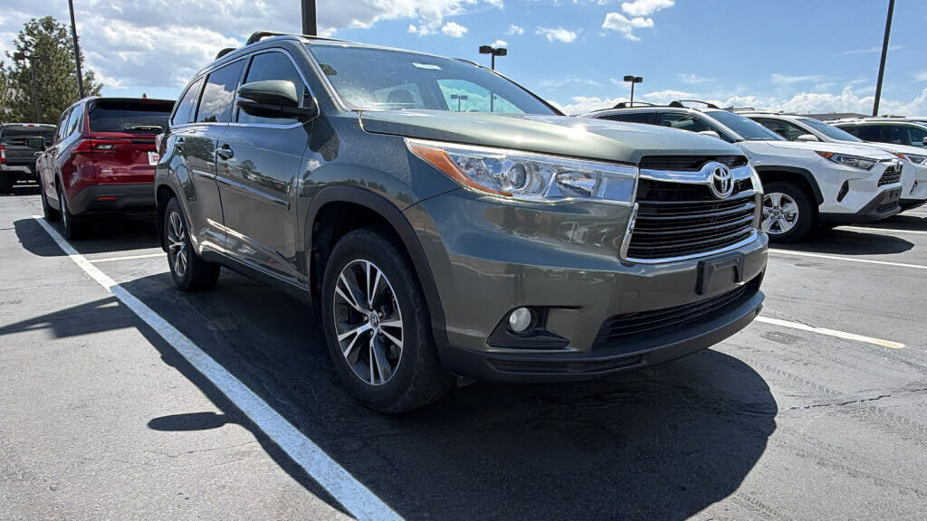 2016 TOYOTA Highlander