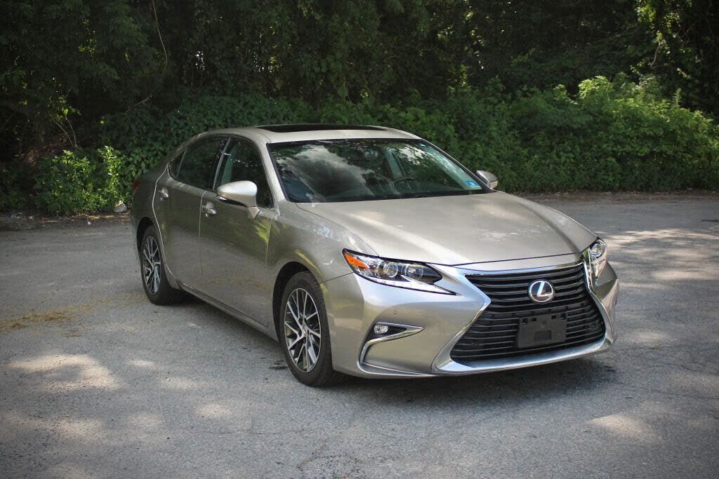 2016 LEXUS ES