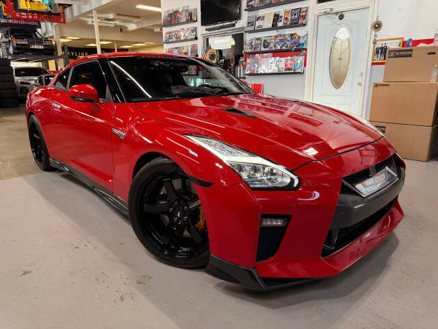 2018 NISSAN GT-R