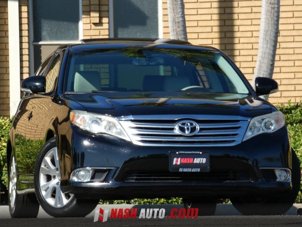 2011 TOYOTA Avalon