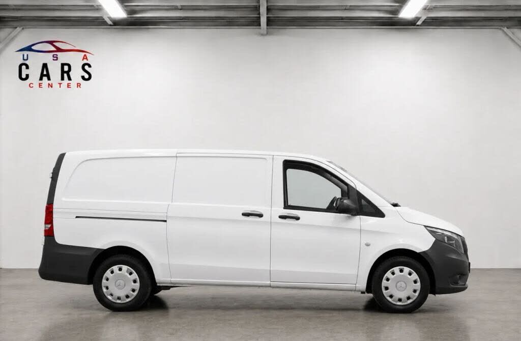 2017 MERCEDES-BENZ METRIS