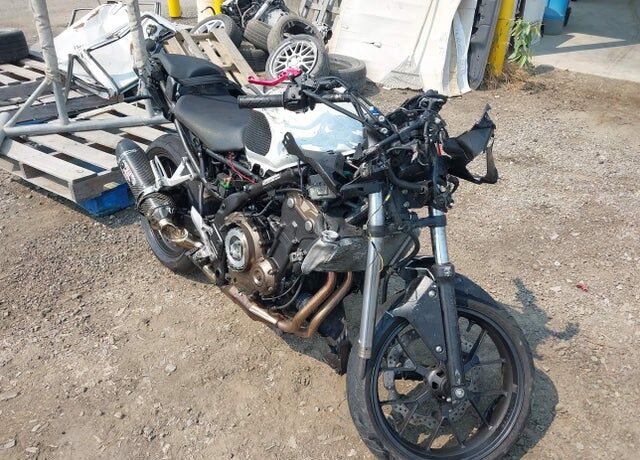 2016 HONDA CB