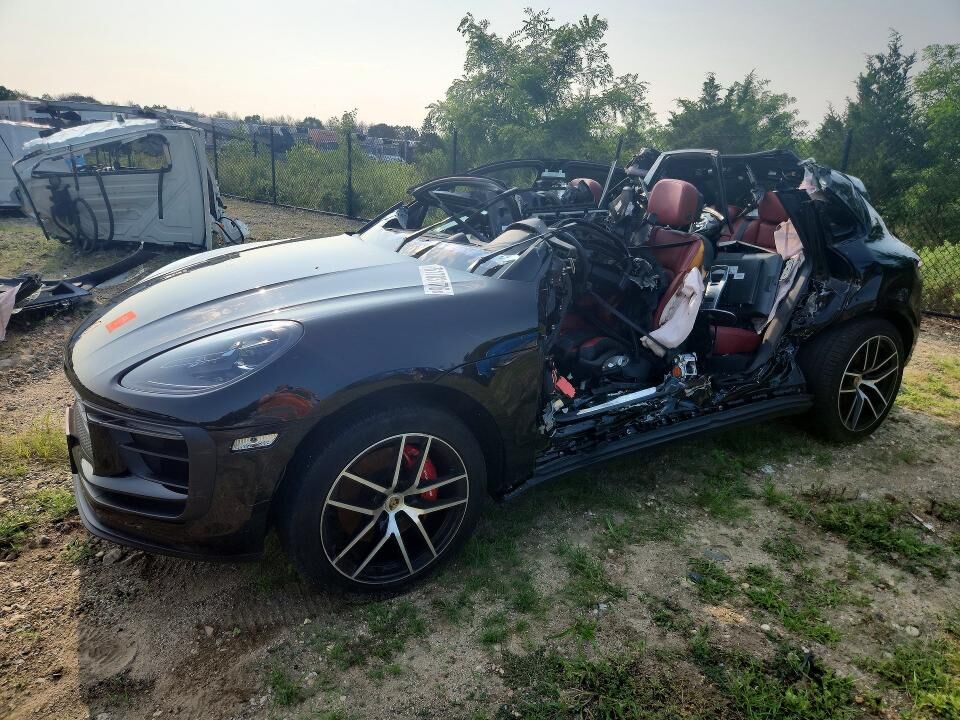 2024 PORSCHE Macan