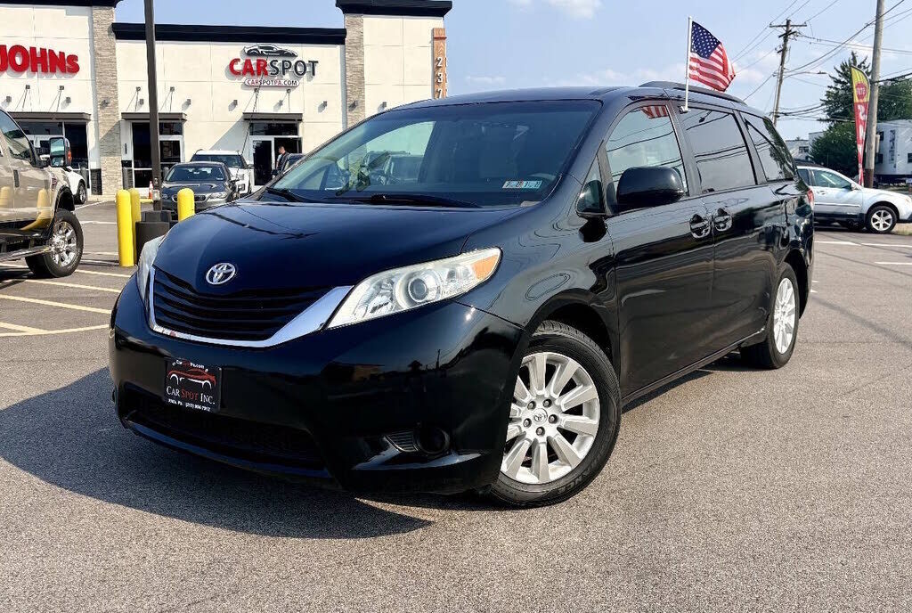 2014 TOYOTA Sienna