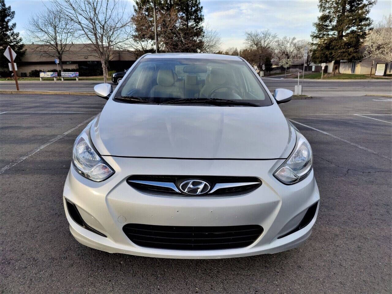 2013 HYUNDAI Accent