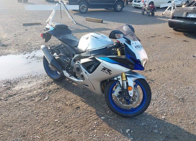 2026 SUZUKI GSX-R750
