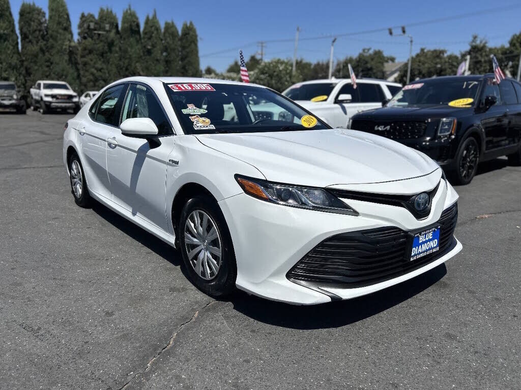 2019 TOYOTA Camry