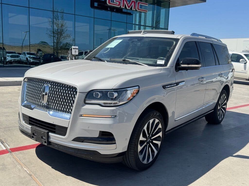 2022 LINCOLN Navigator