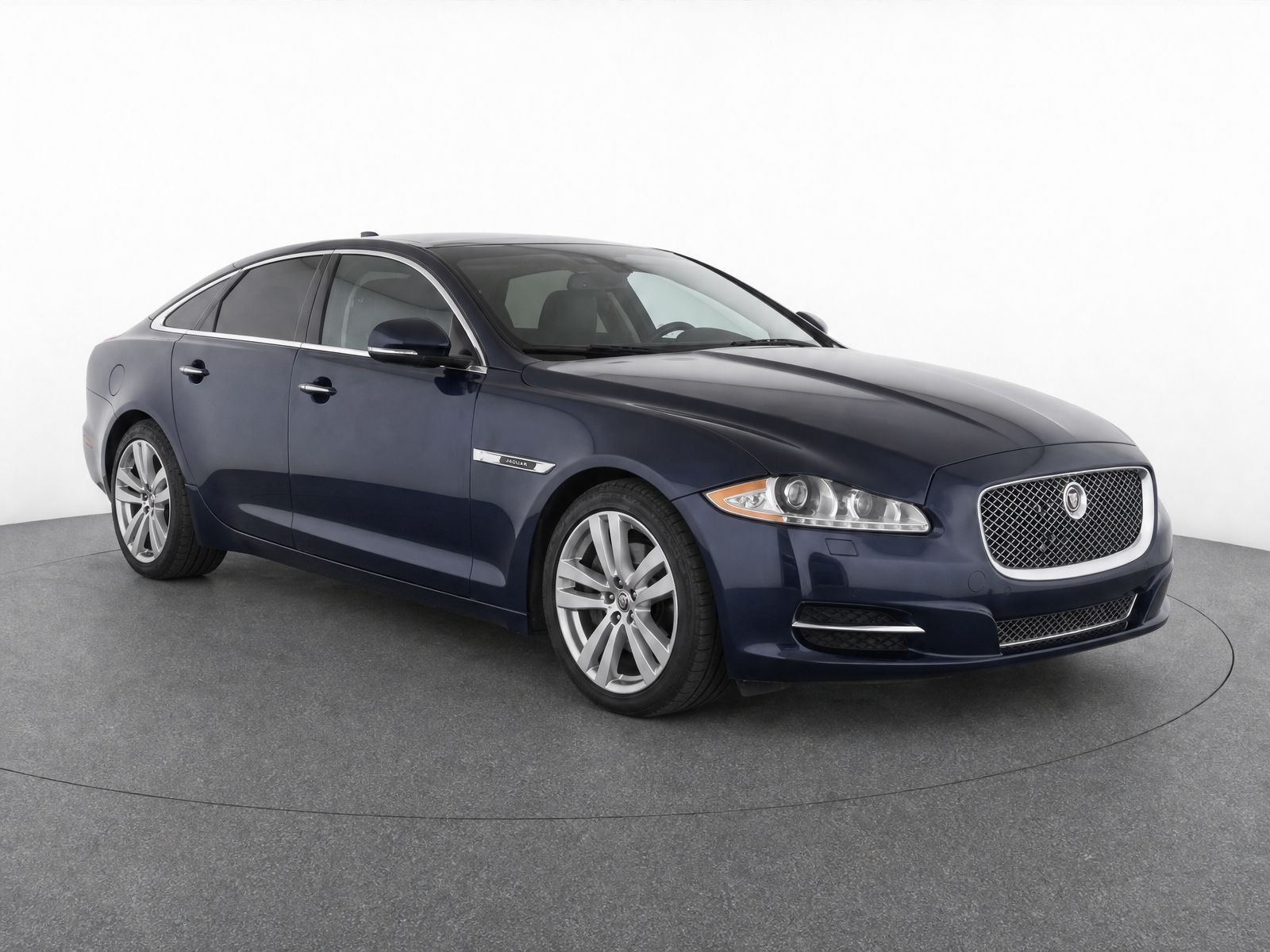 2013 JAGUAR XJ