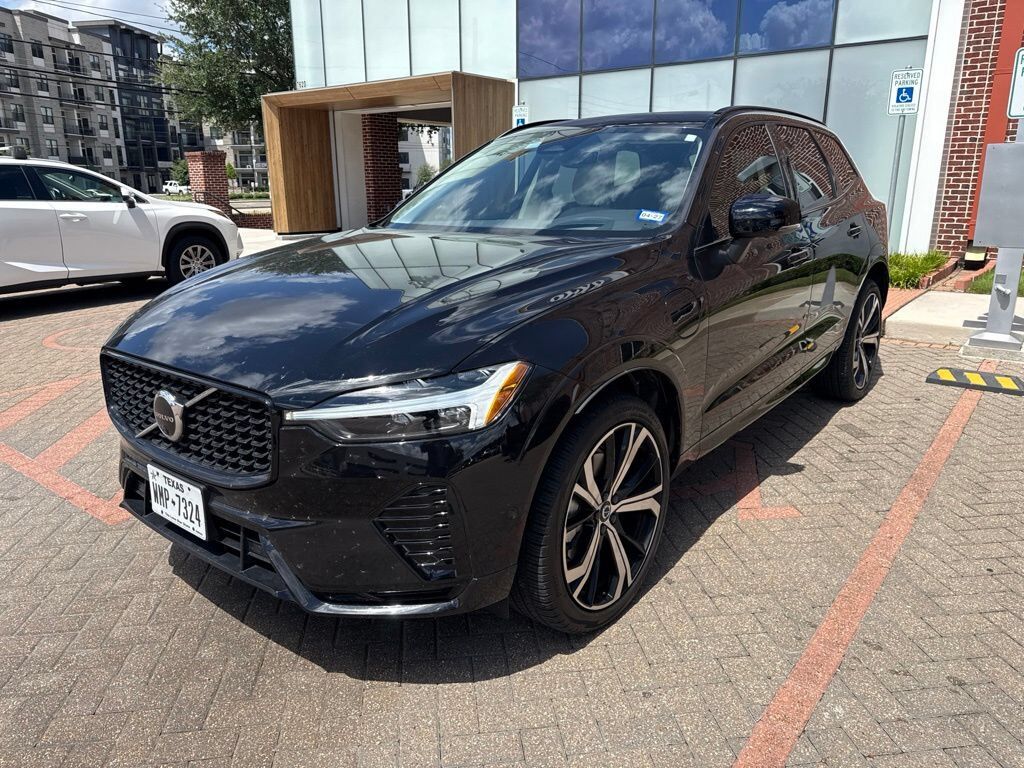 2025 VOLVO XC60