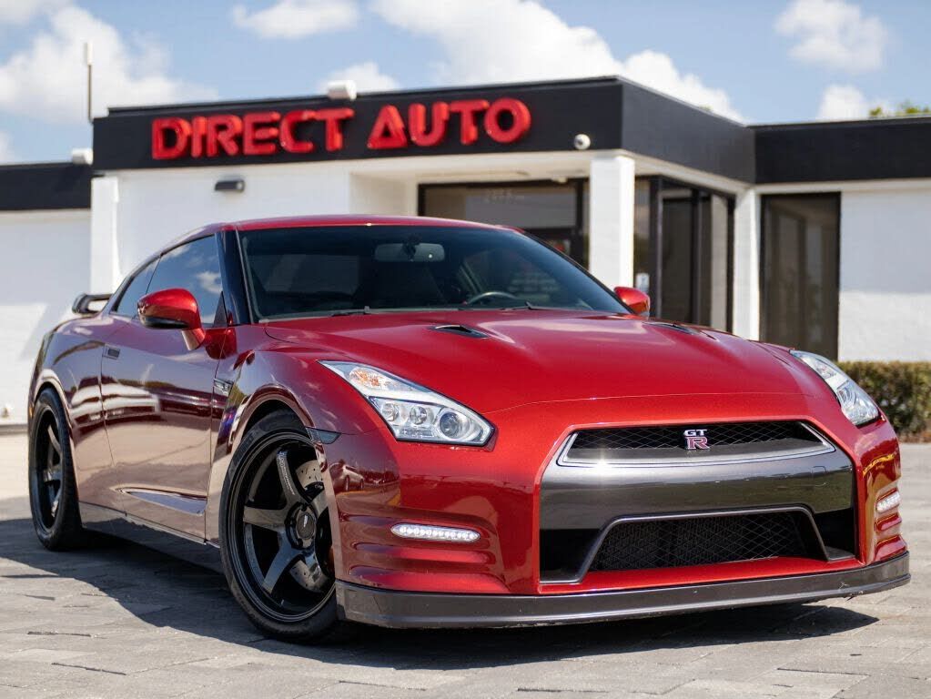 2015 NISSAN GT-R