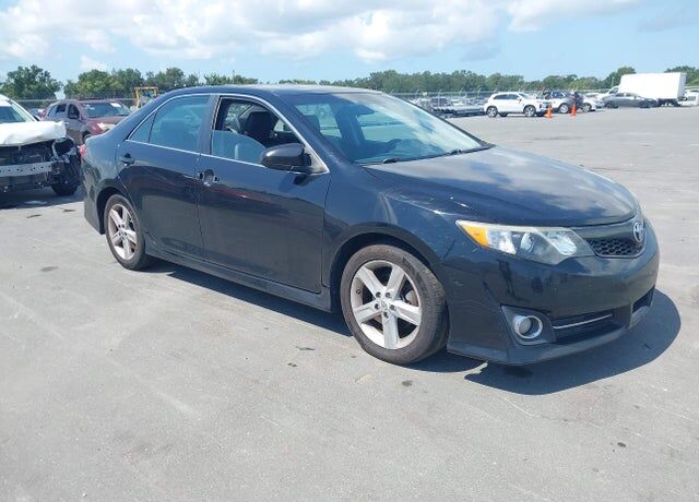 2013 TOYOTA Camry