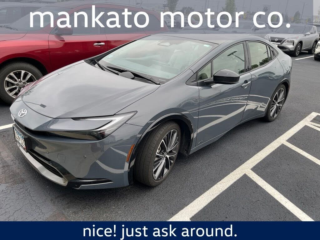 2024 TOYOTA PRIUS