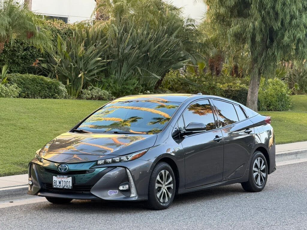 2019 TOYOTA Prius