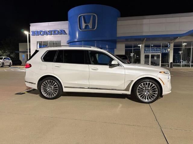 2023 BMW X7