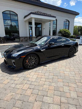 2023 NISSAN GT-R