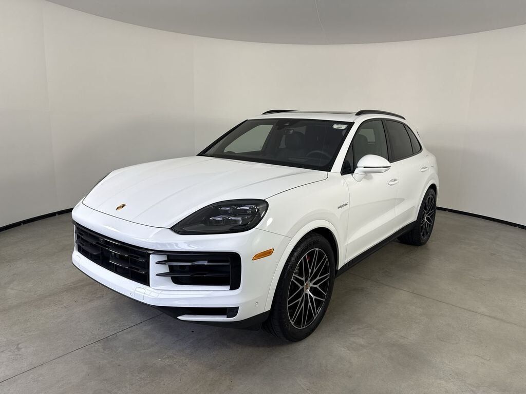 2025 PORSCHE Cayenne