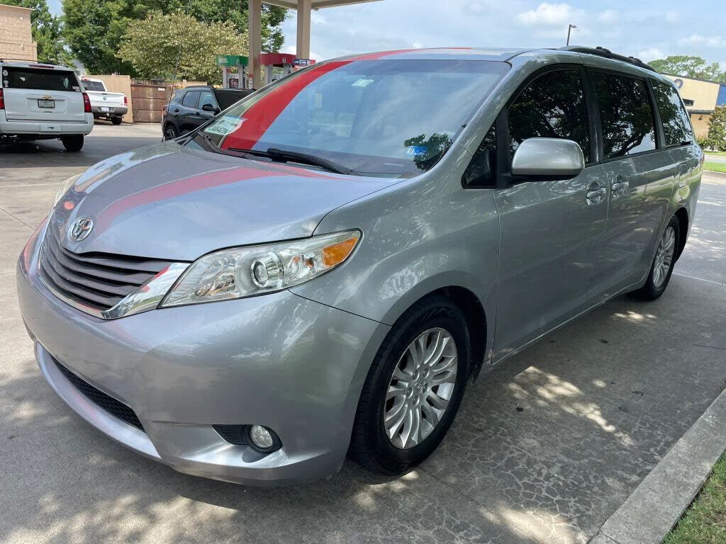2013 TOYOTA Sienna