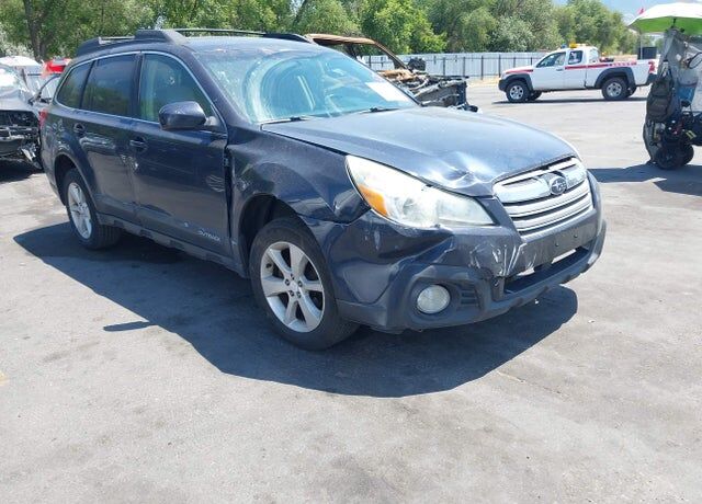 2014 SUBARU Outback
