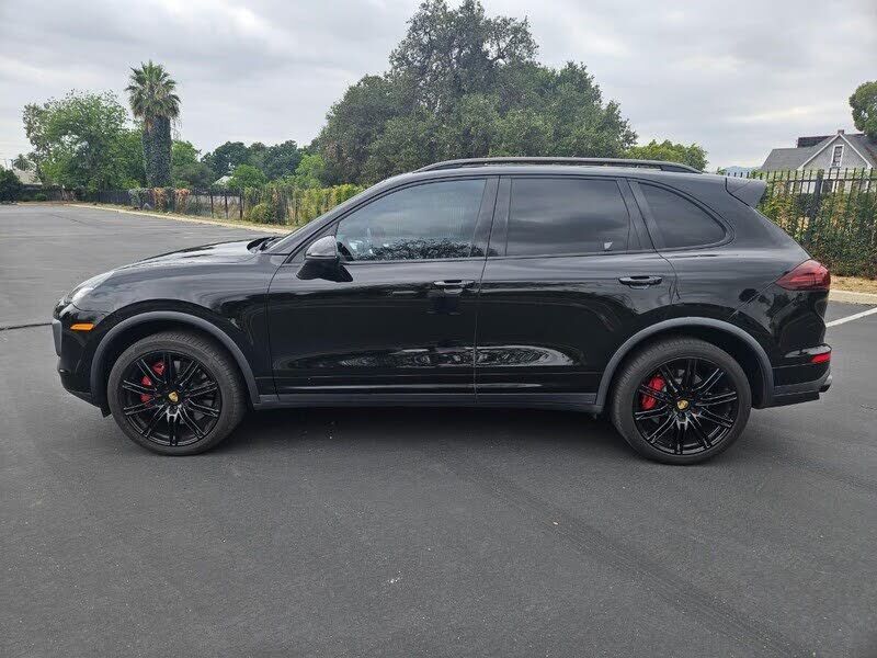 2018 PORSCHE Cayenne