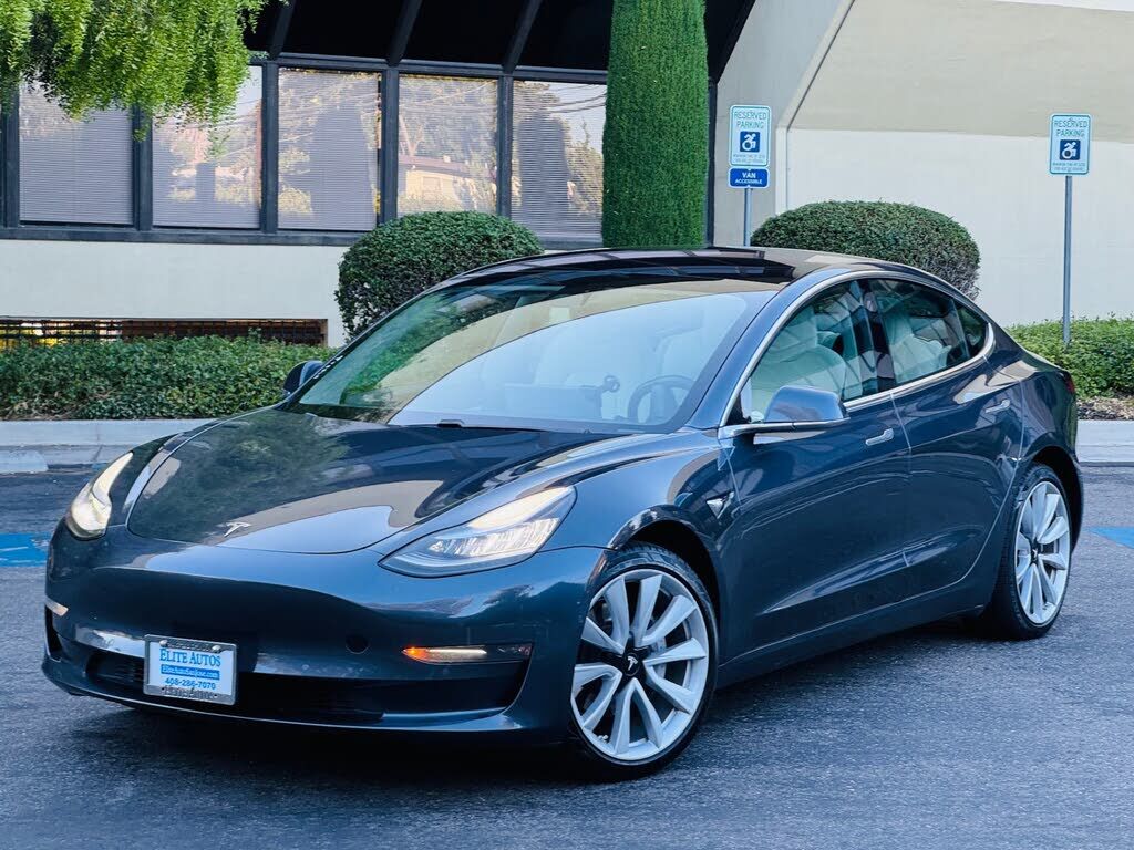 2018 TESLA Model 3