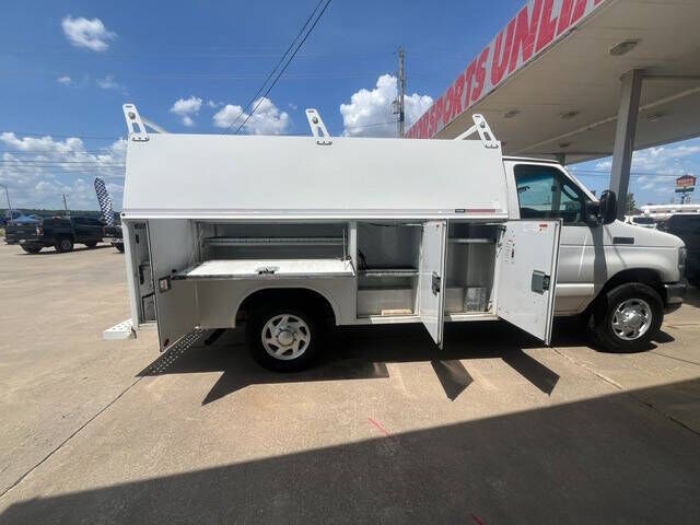 2016 FORD E-350