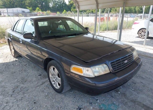 2004 FORD Crown Victoria
