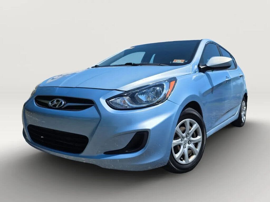 2013 HYUNDAI Accent