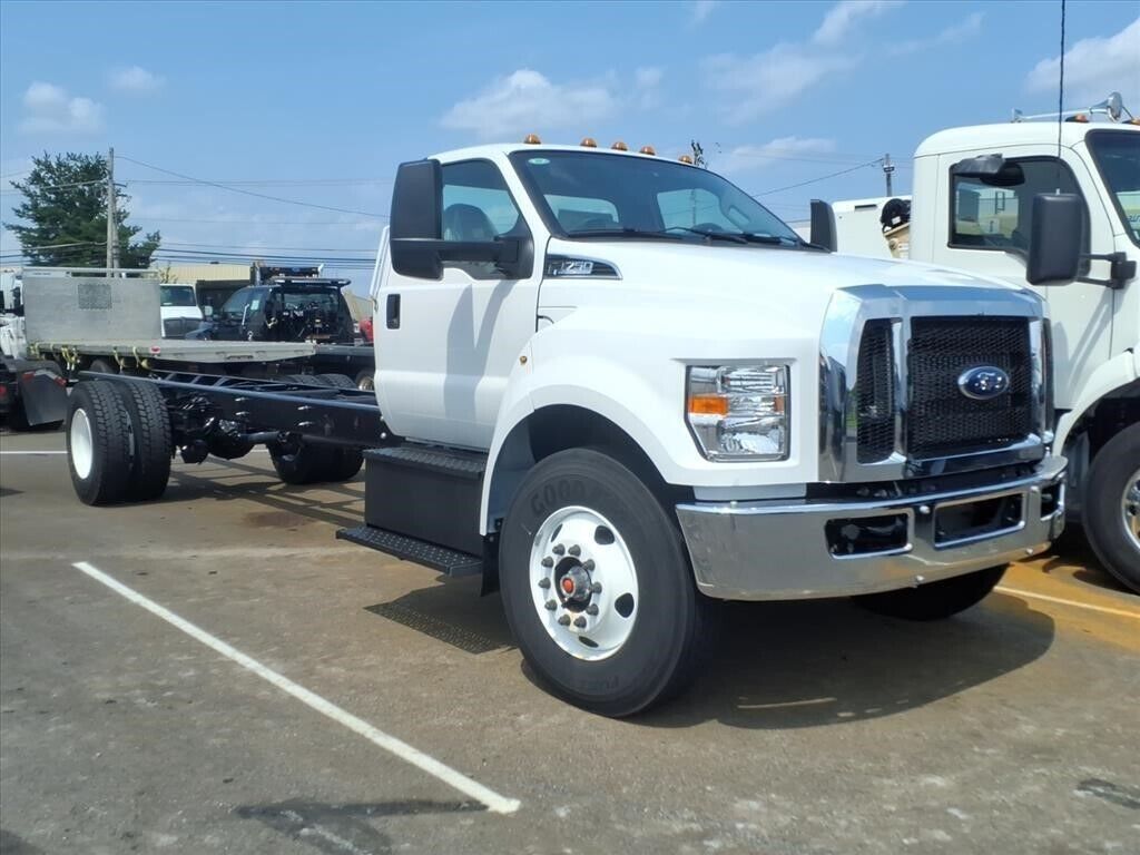 2027 FORD F-750
