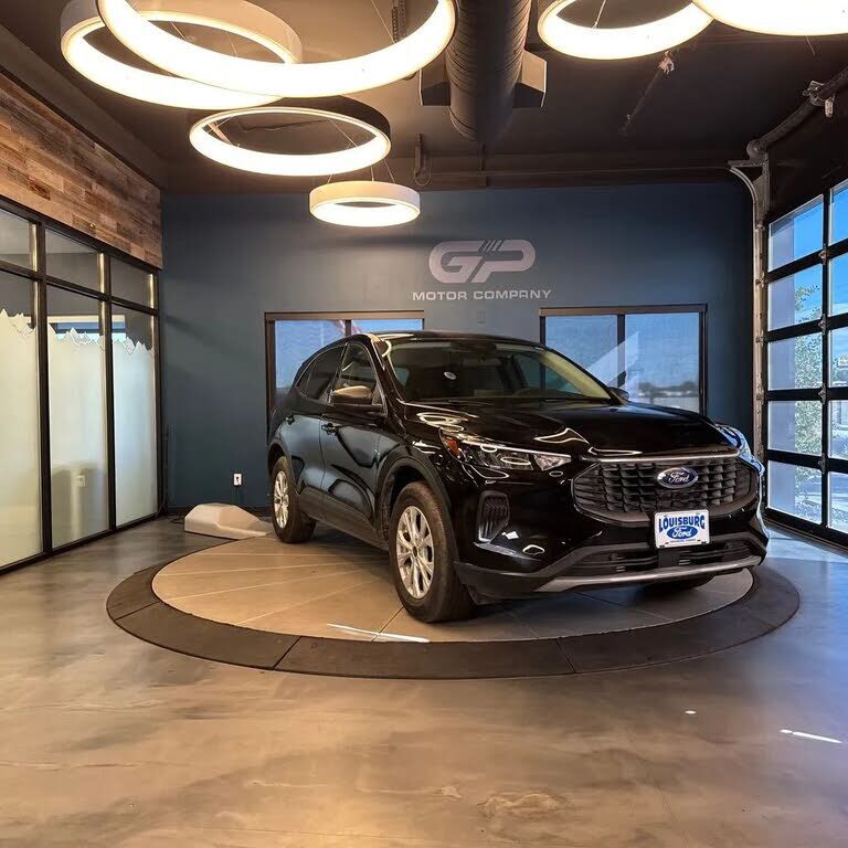 2024 FORD Escape