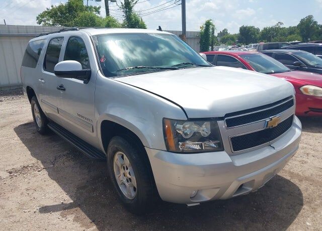 2013 CHEVROLET Suburban