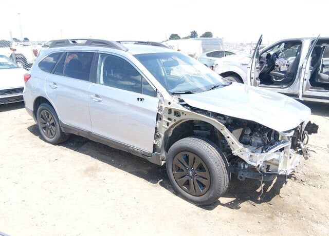2015 SUBARU Outback