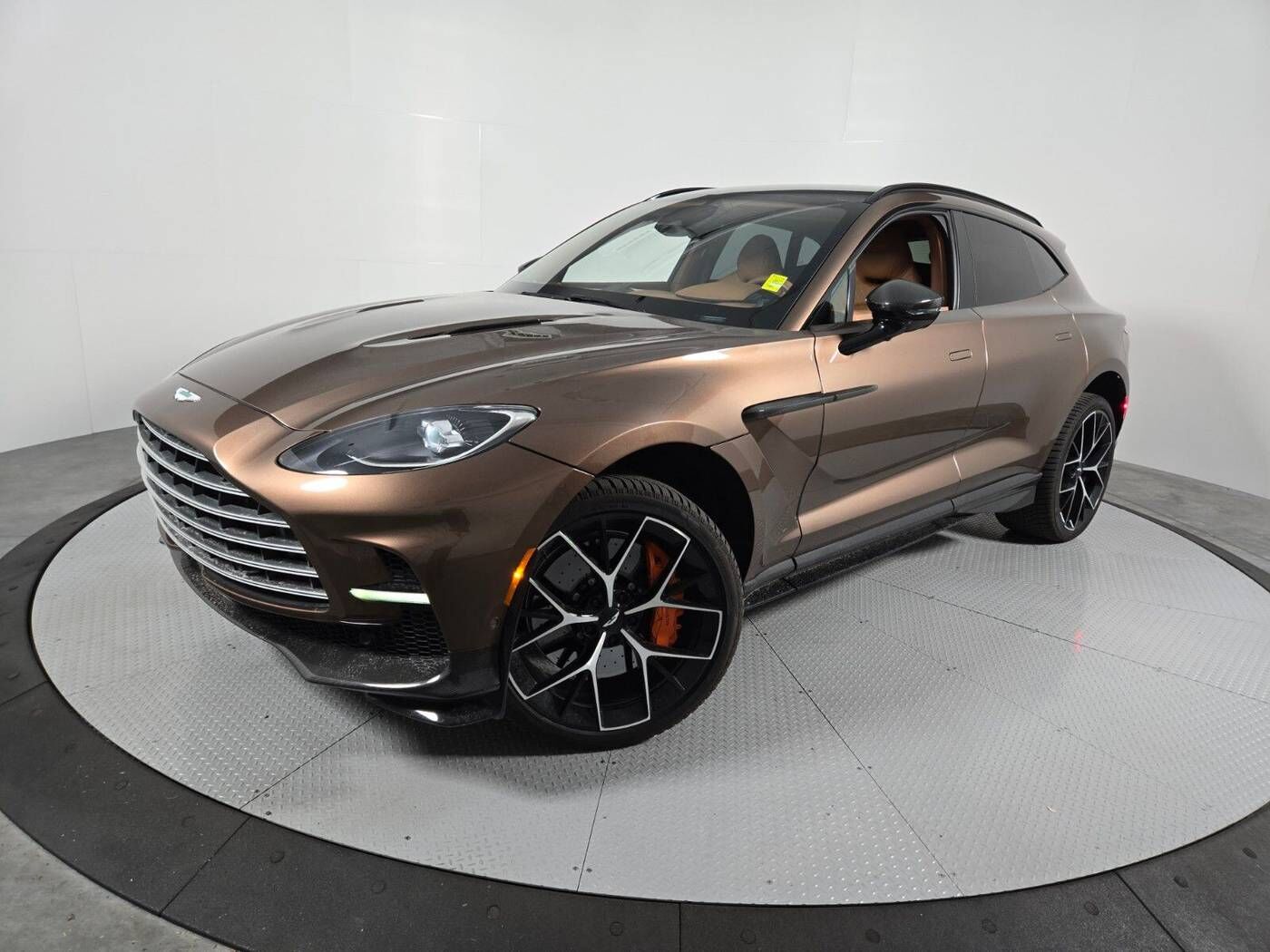 2025 ASTON MARTIN DBX