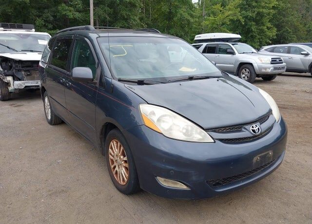 2009 TOYOTA Sienna