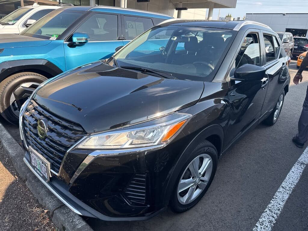 2021 NISSAN Kicks