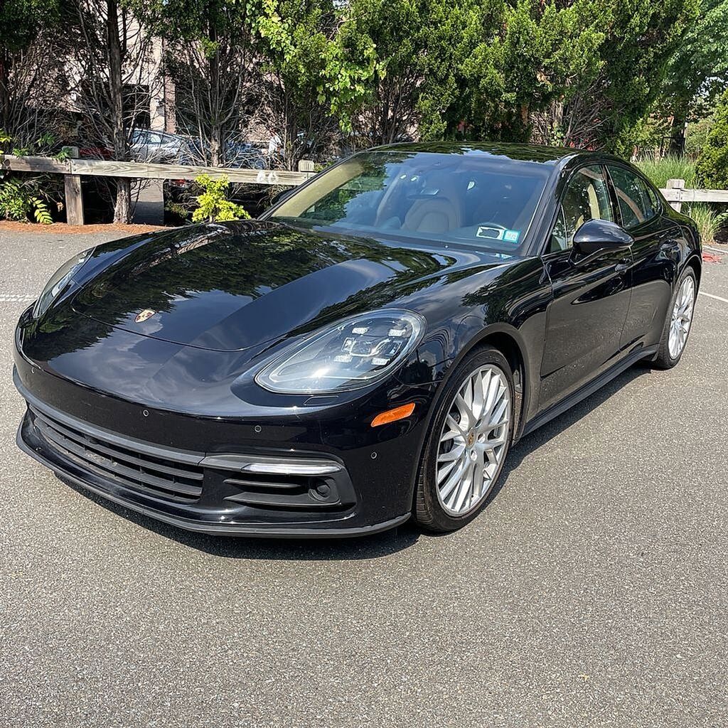 2017 PORSCHE Panamera