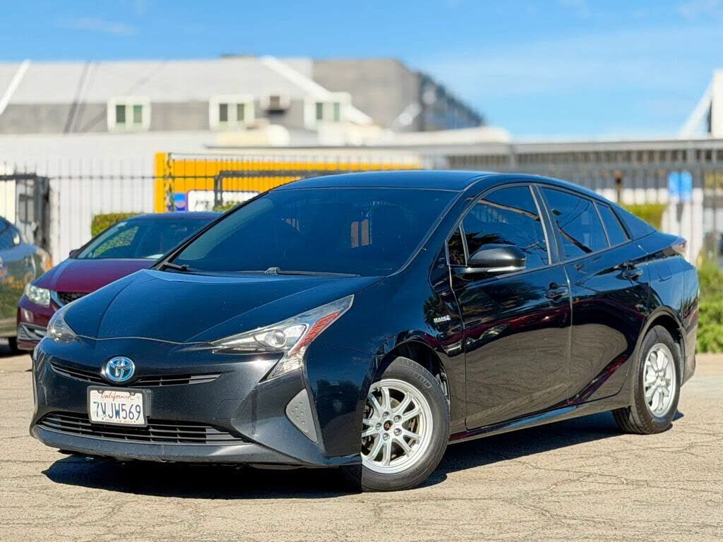 2016 TOYOTA PRIUS