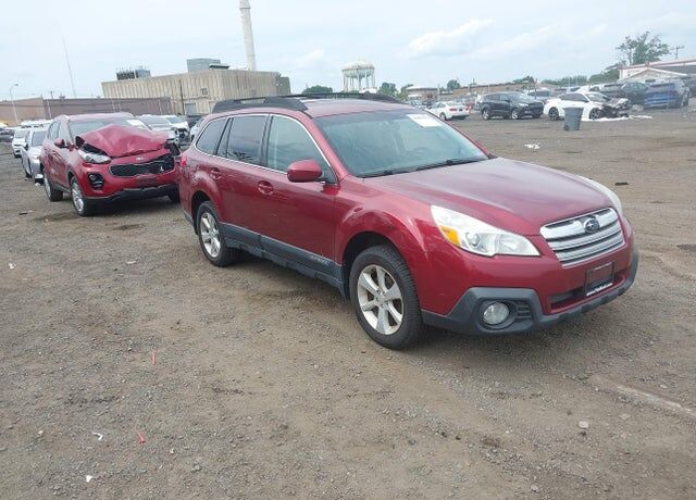 2014 SUBARU Outback