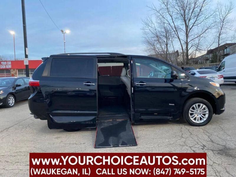 2016 TOYOTA Sienna